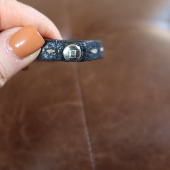 Authentic FENDI Selleria double wrap leather bracelet in black w silver FS stamp - Picture 4 of 9